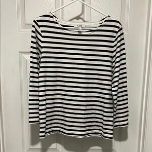 COS Black and White 3/4 Sleeve Tee